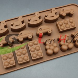 MOLDE SILICONA PARA CHOCOLATE - TEMA DE JUGUETES PARA BEBES - Imagen 1