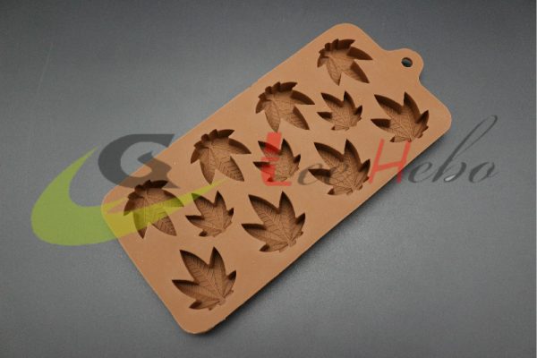 MOLDE SILICONA PARA CHOCOLATE – FORMA DE HOJA DE MARIHUANA 1 IMG 7301