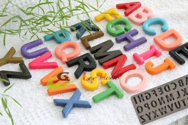 MOLDE SILICONA PARA CHOCOLATE-FORMA DE LETRAS MAYÚSCULAS 1 WhatsApp Image 2023 06 30 at 12.49.3111